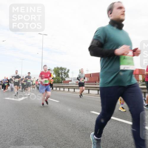 03.10.2025 - Köhlbrandbrückenlauf Matties Gatica Varas http://msf.ph/oto/9173493 03.10.2025 15:27:25 Position 3  meine-sportfotos.de