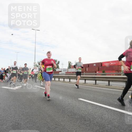 03.10.2025 - Köhlbrandbrückenlauf Matties Gatica Varas http://msf.ph/oto/9173494 03.10.2025 15:27:26 Position 3  meine-sportfotos.de