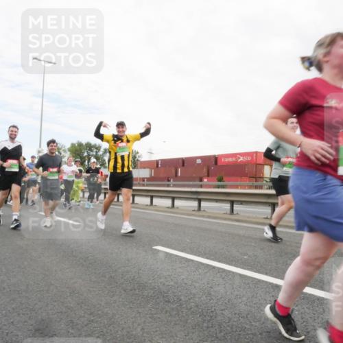 03.10.2025 - Köhlbrandbrückenlauf Matties Gatica Varas http://msf.ph/oto/9173497 03.10.2025 15:27:27 Position 3  meine-sportfotos.de