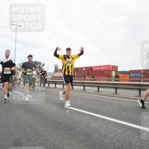 03.10.2025 - Köhlbrandbrückenlauf Matties Gatica Varas http://msf.ph/oto/9173498 03.10.2025 15:27:28 Position 3  meine-sportfotos.de