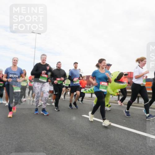 03.10.2025 - Köhlbrandbrückenlauf Matties Gatica Varas http://msf.ph/oto/9173504 03.10.2025 15:27:30 Position 3 933 meine-sportfotos.de