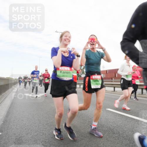 03.10.2025 - Köhlbrandbrückenlauf Matties Gatica Varas http://msf.ph/oto/9173515 03.10.2025 15:27:36 Position 3 9514, 9813 meine-sportfotos.de