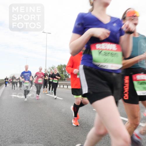 03.10.2025 - Köhlbrandbrückenlauf Matties Gatica Varas http://msf.ph/oto/9173516 03.10.2025 15:27:36 Position 3 954, 17505 meine-sportfotos.de