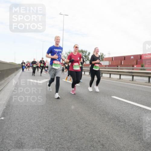 03.10.2025 - Köhlbrandbrückenlauf Matties Gatica Varas http://msf.ph/oto/9173518 03.10.2025 15:27:37 Position 3  meine-sportfotos.de