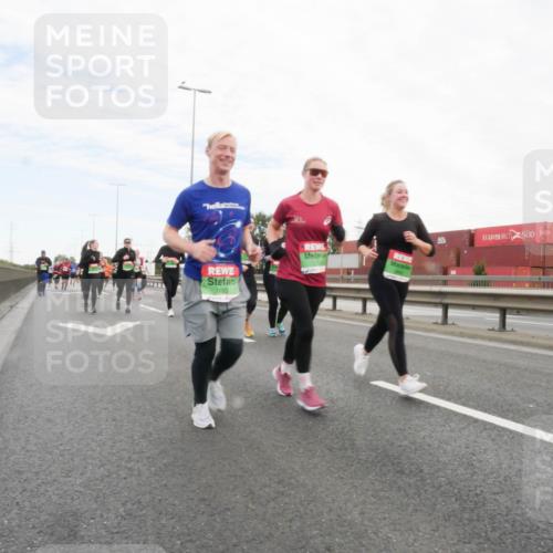 03.10.2025 - Köhlbrandbrückenlauf Matties Gatica Varas http://msf.ph/oto/9173519 03.10.2025 15:27:38 Position 3 7183 meine-sportfotos.de