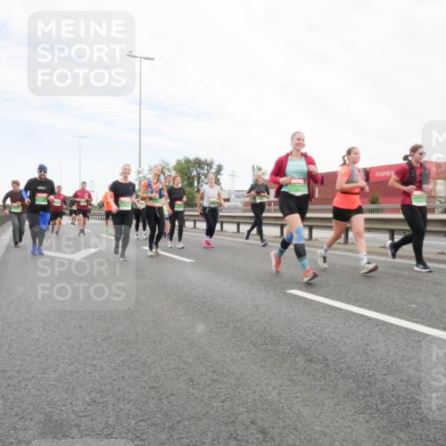 03.10.2025 - Köhlbrandbrückenlauf Matties Gatica Varas http://msf.ph/oto/9173531 03.10.2025 15:27:43 Position 3  meine-sportfotos.de