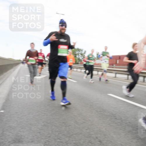 03.10.2025 - Köhlbrandbrückenlauf Matties Gatica Varas http://msf.ph/oto/9173536 03.10.2025 15:27:46 Position 3  meine-sportfotos.de