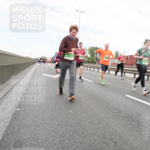 03.10.2025 - Köhlbrandbrückenlauf Matties Gatica Varas http://msf.ph/oto/9173538 03.10.2025 15:27:47 Position 3  meine-sportfotos.de