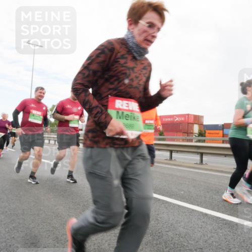 03.10.2025 - Köhlbrandbrückenlauf Matties Gatica Varas http://msf.ph/oto/9173540 03.10.2025 15:27:48 Position 3  meine-sportfotos.de