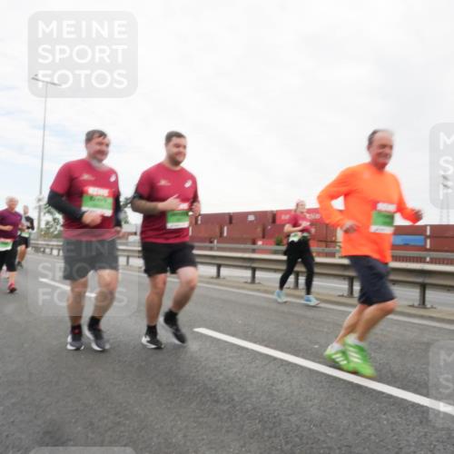 03.10.2025 - Köhlbrandbrückenlauf Matties Gatica Varas http://msf.ph/oto/9173541 03.10.2025 15:27:48 Position 3  meine-sportfotos.de