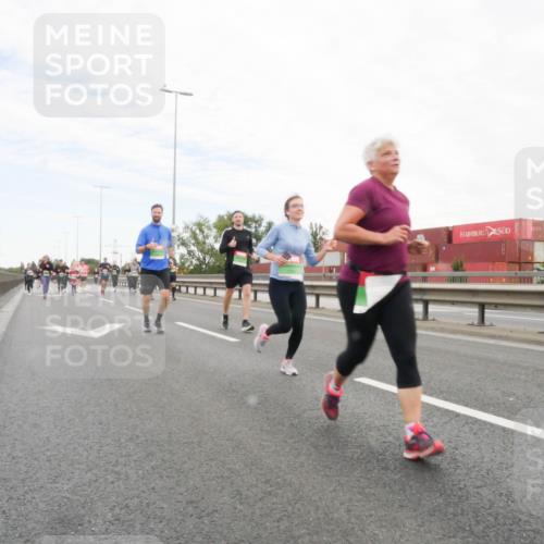 03.10.2025 - Köhlbrandbrückenlauf Matties Gatica Varas http://msf.ph/oto/9173544 03.10.2025 15:27:50 Position 3  meine-sportfotos.de