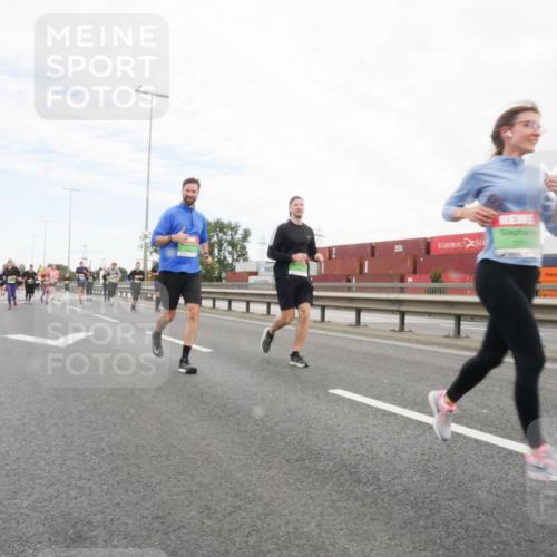 03.10.2025 - Köhlbrandbrückenlauf Matties Gatica Varas http://msf.ph/oto/9173546 03.10.2025 15:27:51 Position 3  meine-sportfotos.de