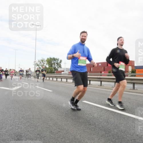 03.10.2025 - Köhlbrandbrückenlauf Matties Gatica Varas http://msf.ph/oto/9173548 03.10.2025 15:27:52 Position 3  meine-sportfotos.de