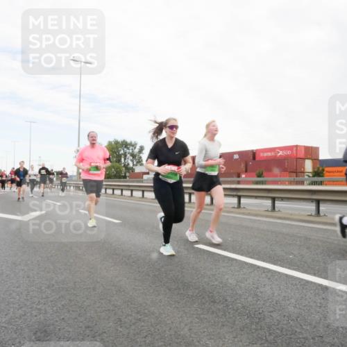 03.10.2025 - Köhlbrandbrückenlauf Matties Gatica Varas http://msf.ph/oto/9173568 03.10.2025 15:28:02 Position 3  meine-sportfotos.de