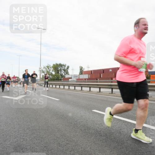 03.10.2025 - Köhlbrandbrückenlauf Matties Gatica Varas http://msf.ph/oto/9173572 03.10.2025 15:28:04 Position 3  meine-sportfotos.de