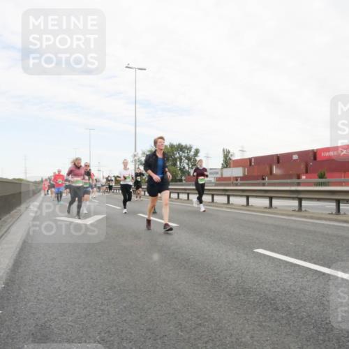 03.10.2025 - Köhlbrandbrückenlauf Matties Gatica Varas http://msf.ph/oto/9173576 03.10.2025 15:28:06 Position 3  meine-sportfotos.de