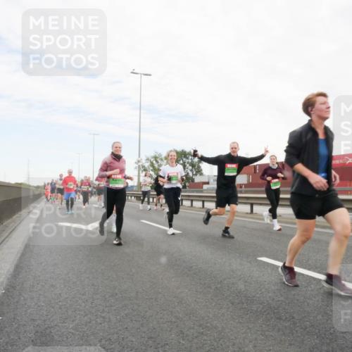 03.10.2025 - Köhlbrandbrückenlauf Matties Gatica Varas http://msf.ph/oto/9173579 03.10.2025 15:28:07 Position 3  meine-sportfotos.de