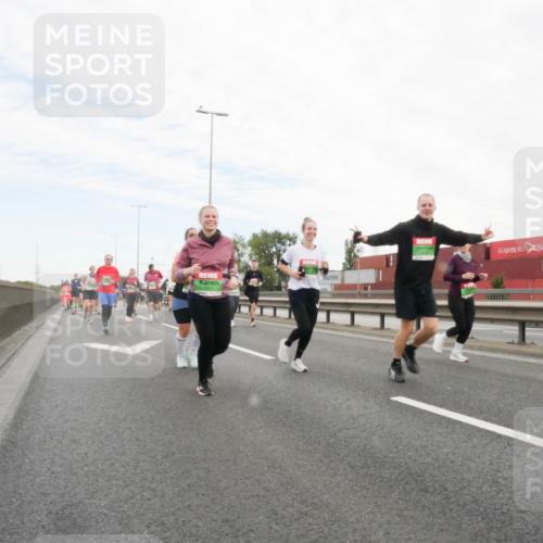 03.10.2025 - Köhlbrandbrückenlauf Matties Gatica Varas http://msf.ph/oto/9173580 03.10.2025 15:28:07 Position 3  meine-sportfotos.de