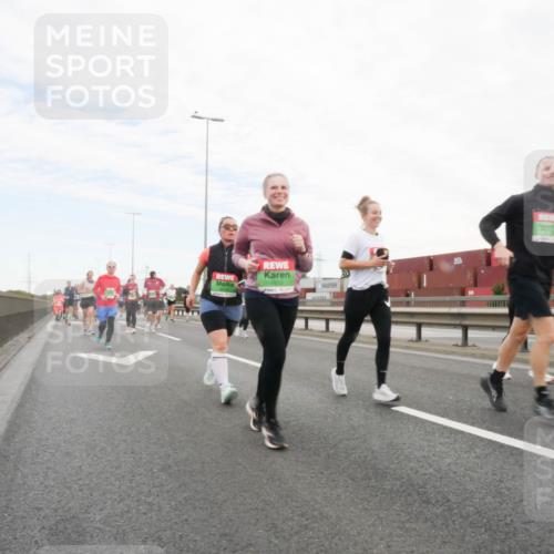 03.10.2025 - Köhlbrandbrückenlauf Matties Gatica Varas http://msf.ph/oto/9173581 03.10.2025 15:28:08 Position 3 7833 meine-sportfotos.de