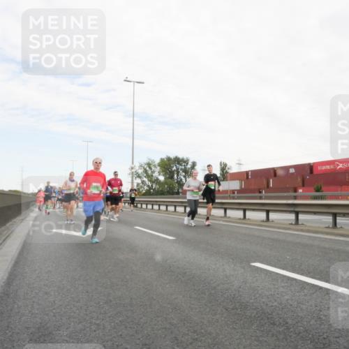 03.10.2025 - Köhlbrandbrückenlauf Matties Gatica Varas http://msf.ph/oto/9173584 03.10.2025 15:28:09 Position 3  meine-sportfotos.de