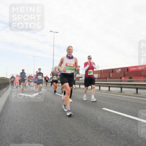 03.10.2025 - Köhlbrandbrückenlauf Matties Gatica Varas http://msf.ph/oto/9173591 03.10.2025 15:28:13 Position 3 9712 meine-sportfotos.de