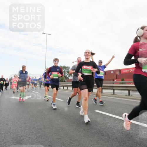03.10.2025 - Köhlbrandbrückenlauf Matties Gatica Varas http://msf.ph/oto/9173595 03.10.2025 15:28:15 Position 3 8418 meine-sportfotos.de