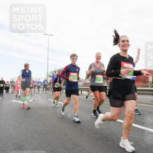 03.10.2025 - Köhlbrandbrückenlauf Matties Gatica Varas http://msf.ph/oto/9173596 03.10.2025 15:28:15 Position 3  meine-sportfotos.de