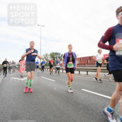 03.10.2025 - Köhlbrandbrückenlauf Matties Gatica Varas http://msf.ph/oto/9173598 03.10.2025 15:28:16 Position 3  meine-sportfotos.de