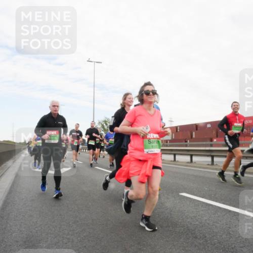 03.10.2025 - Köhlbrandbrückenlauf Matties Gatica Varas http://msf.ph/oto/9173604 03.10.2025 15:28:19 Position 3 8102 meine-sportfotos.de