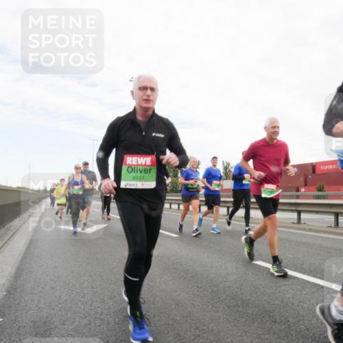 03.10.2025 - Köhlbrandbrückenlauf Matties Gatica Varas http://msf.ph/oto/9173606 03.10.2025 15:28:20 Position 3 8537 meine-sportfotos.de