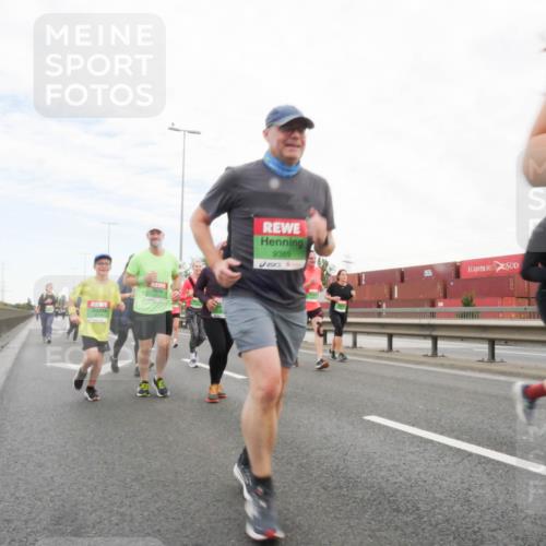 03.10.2025 - Köhlbrandbrückenlauf Matties Gatica Varas http://msf.ph/oto/9173612 03.10.2025 15:28:23 Position 3 9389 meine-sportfotos.de