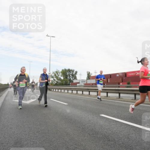 03.10.2025 - Köhlbrandbrückenlauf Matties Gatica Varas http://msf.ph/oto/9173621 03.10.2025 15:28:27 Position 3  meine-sportfotos.de