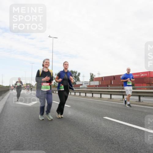 03.10.2025 - Köhlbrandbrückenlauf Matties Gatica Varas http://msf.ph/oto/9173623 03.10.2025 15:28:28 Position 3  meine-sportfotos.de