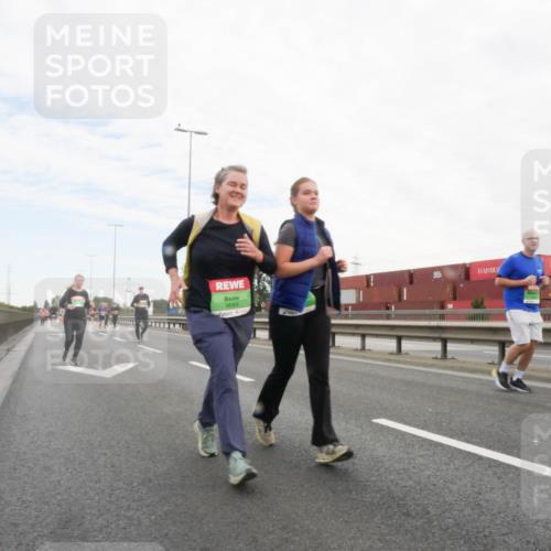 03.10.2025 - Köhlbrandbrückenlauf Matties Gatica Varas http://msf.ph/oto/9173624 03.10.2025 15:28:29 Position 3 9684 meine-sportfotos.de