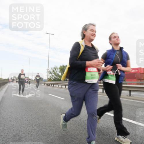 03.10.2025 - Köhlbrandbrückenlauf Matties Gatica Varas http://msf.ph/oto/9173625 03.10.2025 15:28:29 Position 3  meine-sportfotos.de
