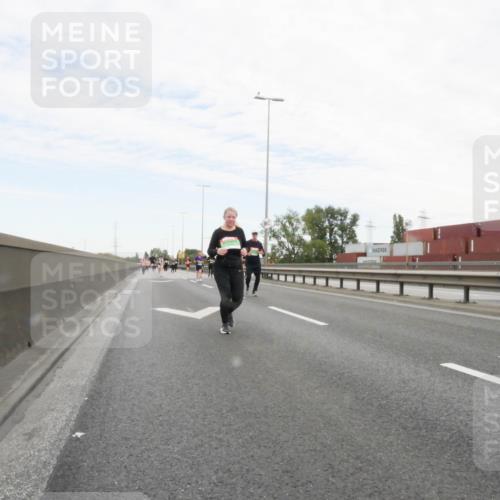 03.10.2025 - Köhlbrandbrückenlauf Matties Gatica Varas http://msf.ph/oto/9173627 03.10.2025 15:28:30 Position 3  meine-sportfotos.de