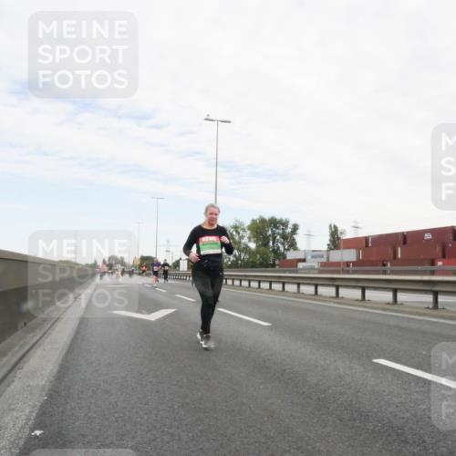 03.10.2025 - Köhlbrandbrückenlauf Matties Gatica Varas http://msf.ph/oto/9173628 03.10.2025 15:28:31 Position 3  meine-sportfotos.de