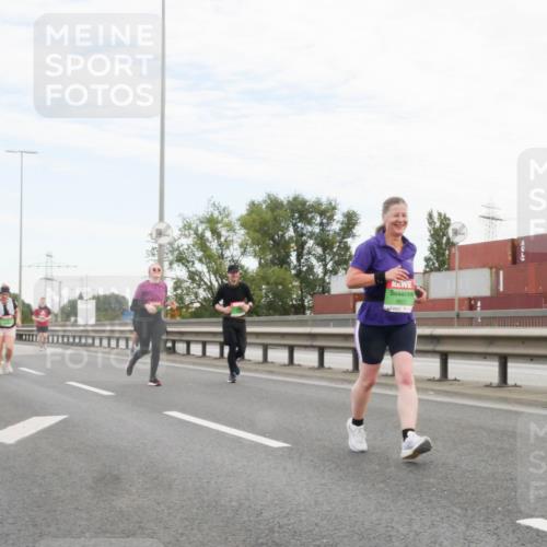 03.10.2025 - Köhlbrandbrückenlauf Matties Gatica Varas http://msf.ph/oto/9173640 03.10.2025 15:28:38 Position 3 8551 meine-sportfotos.de
