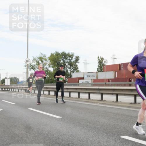 03.10.2025 - Köhlbrandbrückenlauf Matties Gatica Varas http://msf.ph/oto/9173642 03.10.2025 15:28:39 Position 3  meine-sportfotos.de