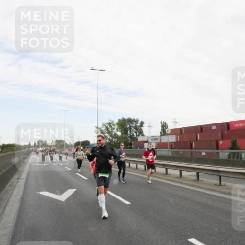 03.10.2025 - Köhlbrandbrückenlauf Matties Gatica Varas http://msf.ph/oto/9173652 03.10.2025 15:28:50 Position 3  meine-sportfotos.de