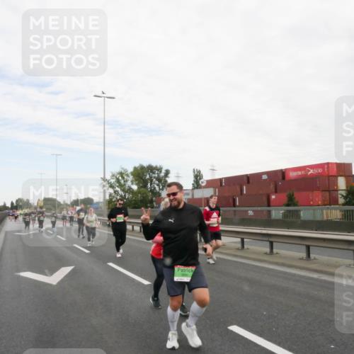 03.10.2025 - Köhlbrandbrückenlauf Matties Gatica Varas http://msf.ph/oto/9173654 03.10.2025 15:28:50 Position 3  meine-sportfotos.de