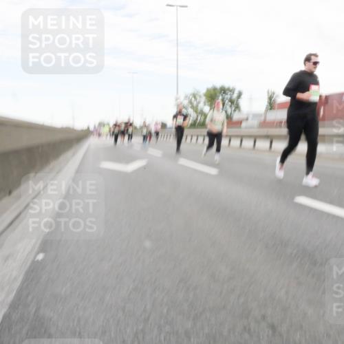03.10.2025 - Köhlbrandbrückenlauf Matties Gatica Varas http://msf.ph/oto/9173655 03.10.2025 15:28:53 Position 3  meine-sportfotos.de