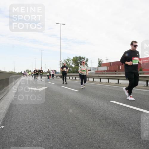 03.10.2025 - Köhlbrandbrückenlauf Matties Gatica Varas http://msf.ph/oto/9173656 03.10.2025 15:28:54 Position 3  meine-sportfotos.de