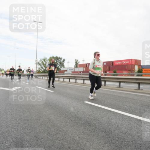 03.10.2025 - Köhlbrandbrückenlauf Matties Gatica Varas http://msf.ph/oto/9173658 03.10.2025 15:28:55 Position 3  meine-sportfotos.de