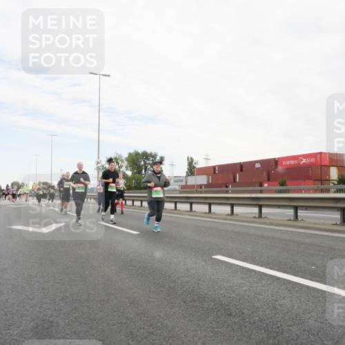 03.10.2025 - Köhlbrandbrückenlauf Matties Gatica Varas http://msf.ph/oto/9173664 03.10.2025 15:28:59 Position 3  meine-sportfotos.de