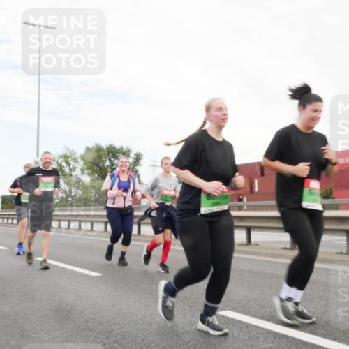 03.10.2025 - Köhlbrandbrückenlauf Matties Gatica Varas http://msf.ph/oto/9173670 03.10.2025 15:29:02 Position 3  meine-sportfotos.de