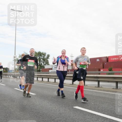 03.10.2025 - Köhlbrandbrückenlauf Matties Gatica Varas http://msf.ph/oto/9173672 03.10.2025 15:29:02 Position 3  meine-sportfotos.de
