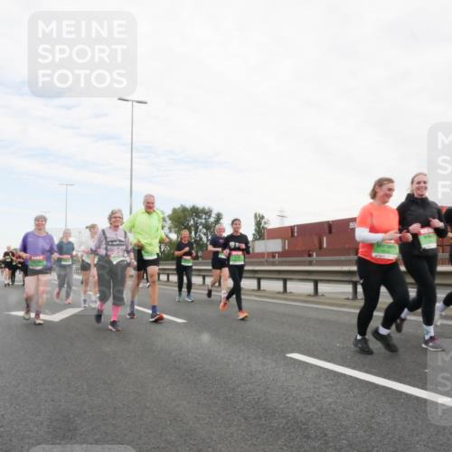 03.10.2025 - Köhlbrandbrückenlauf Matties Gatica Varas http://msf.ph/oto/9173693 03.10.2025 15:29:13 Position 3  meine-sportfotos.de