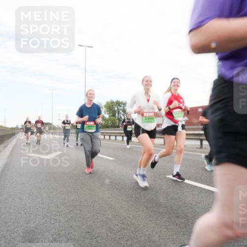 03.10.2025 - Köhlbrandbrückenlauf Matties Gatica Varas http://msf.ph/oto/9173699 03.10.2025 15:29:16 Position 3 9336 meine-sportfotos.de
