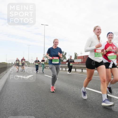 03.10.2025 - Köhlbrandbrückenlauf Matties Gatica Varas http://msf.ph/oto/9173700 03.10.2025 15:29:16 Position 3 8560, 6 meine-sportfotos.de